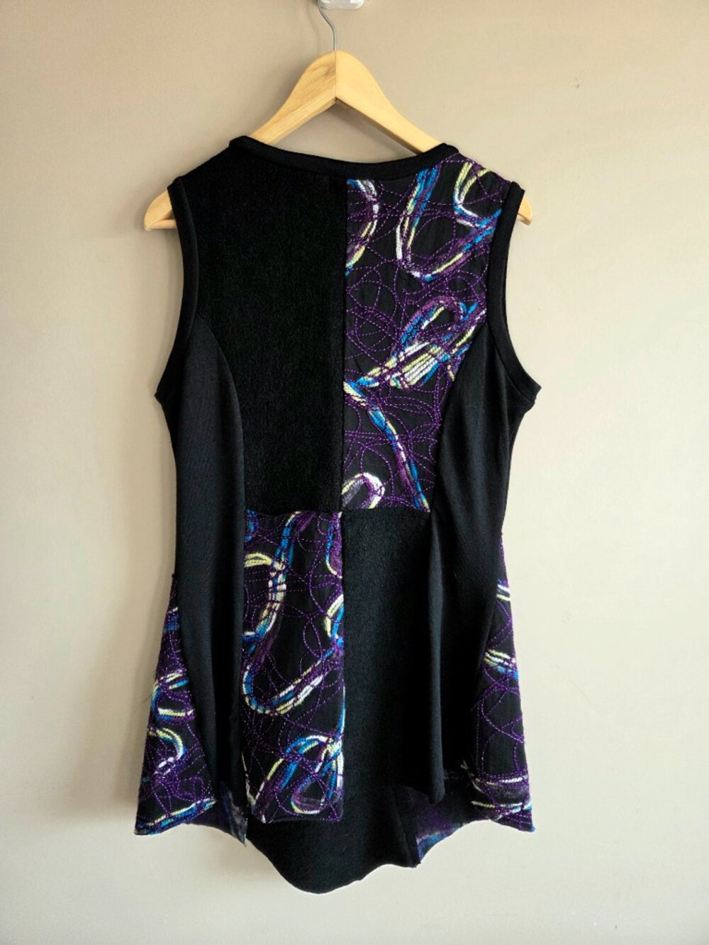 Papillon black/purple chain link pattern fabric tunic with asymmetric hem - Picture 6 of 12